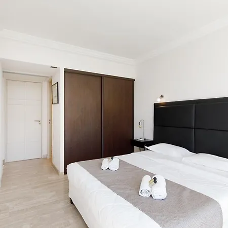 Elegant 120m² En Front De A Apartment