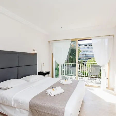Elegant 120m² En Front De A Apartment